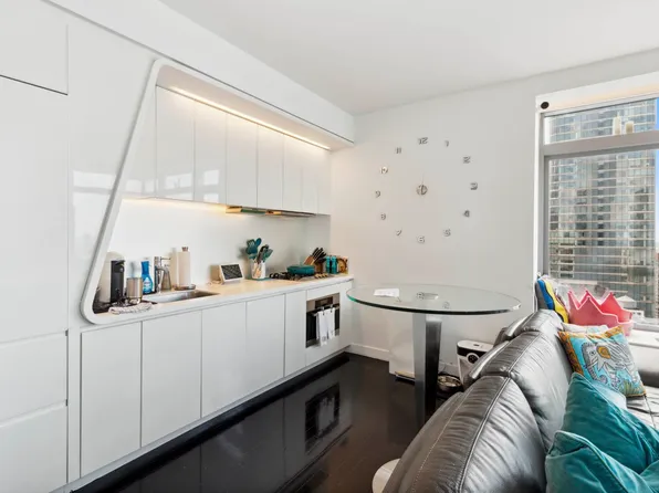 123 Washington Street 39A image 3 of 5