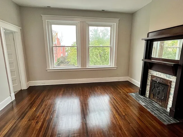 2331 W Grace Street — Photo 12