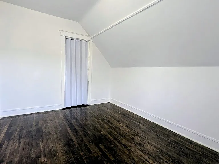 7315 S Kenwood Ave — Photo 15