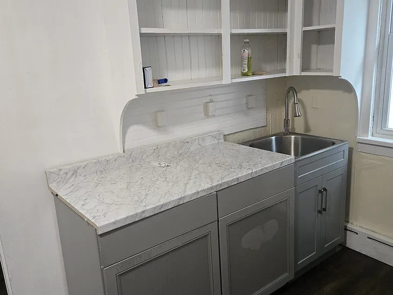 436 Linwood Ave — Photo 2