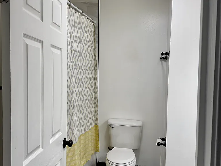 4613 S Emerald Ave #1 — Photo 7