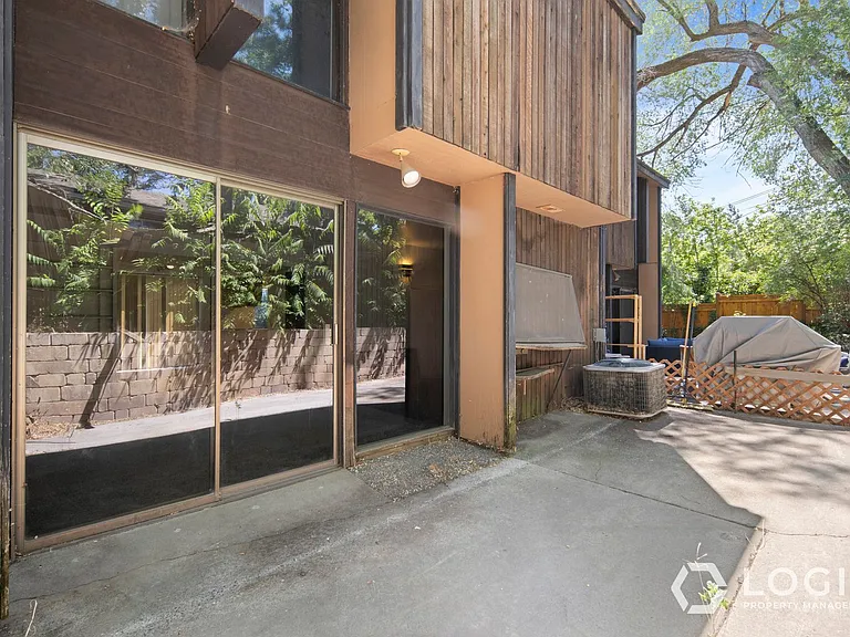 1815 E Woodside Dr #B — Photo 2