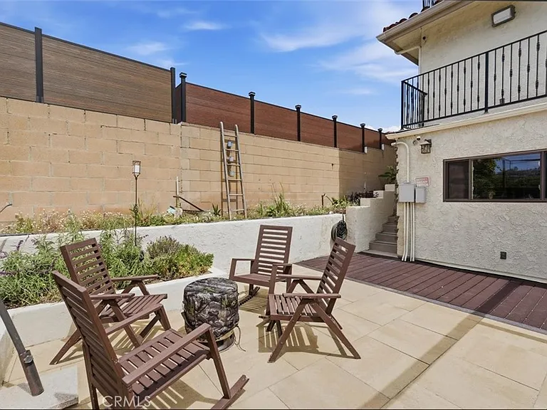 5348 Doris Way — Photo 56