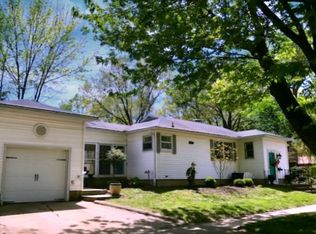 1109 W Healey St, Champaign, IL 61821