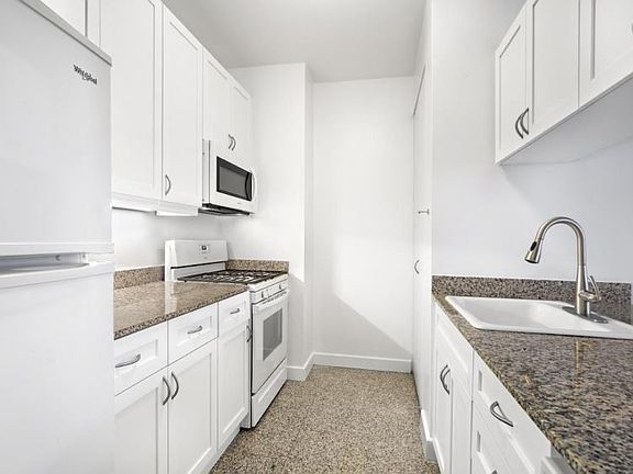 4th image of 1965 Broadway APT 15K