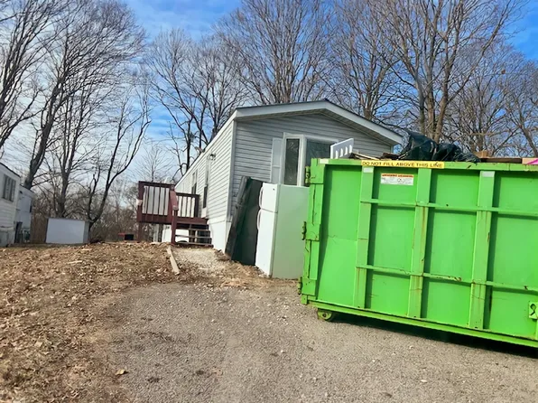 1100 W Locust St #28, Canton, IL 61520