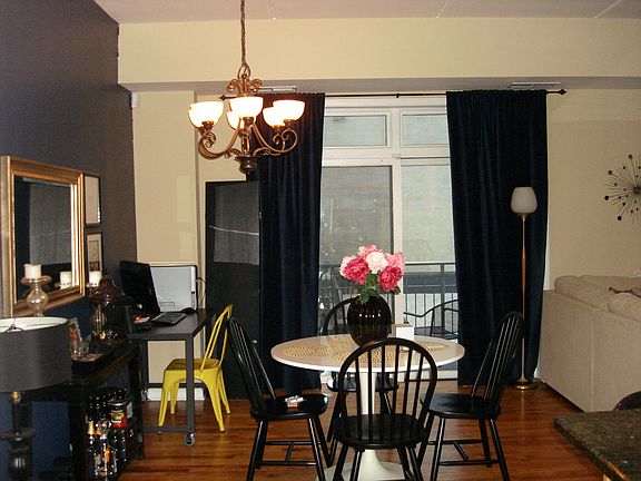 3rd image of 657 W Fulton St Unit 305