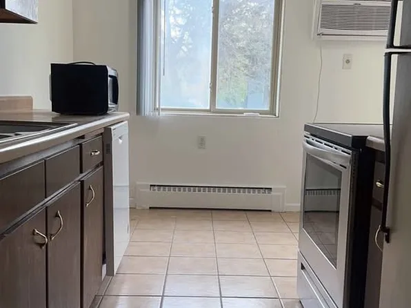 1031 Cromwell Ave APT 101, Saint Paul, MN 55114