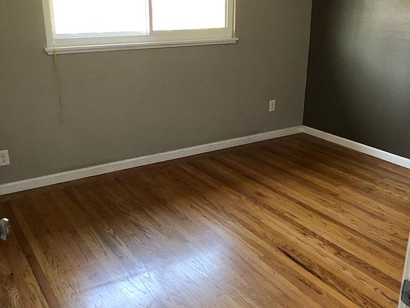 5th image of 2132 Ventura Pl