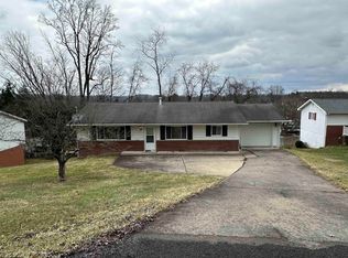 1812 Lafayette Cir, Fairmont, WV