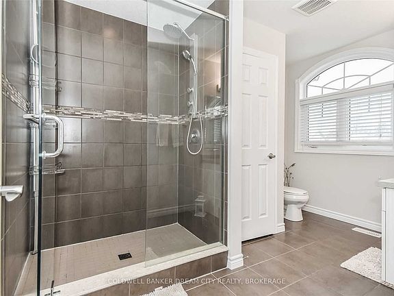 5th image of 48 Fraserwood Ct