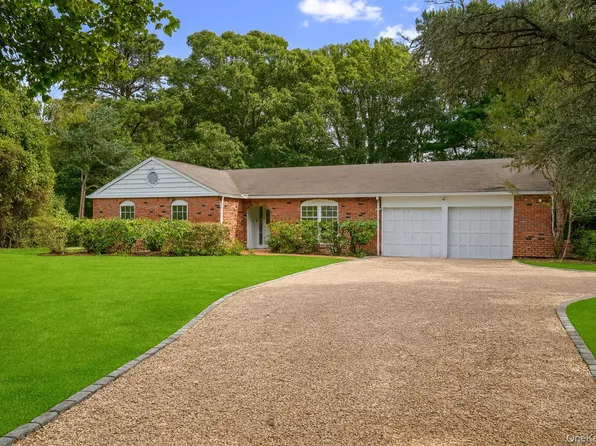 40 Nidzyn Avenue, Remsenburg, NY 11960