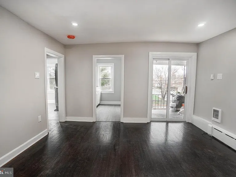 1001 Andrews Ave #5 — Photo 9