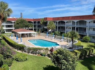 581 Blue Heron Dr APT 212-B, Hallandale Beach, FL 33009