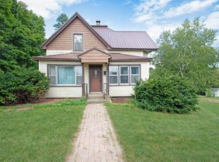117 Grove St, Ridgeway, WI 53582