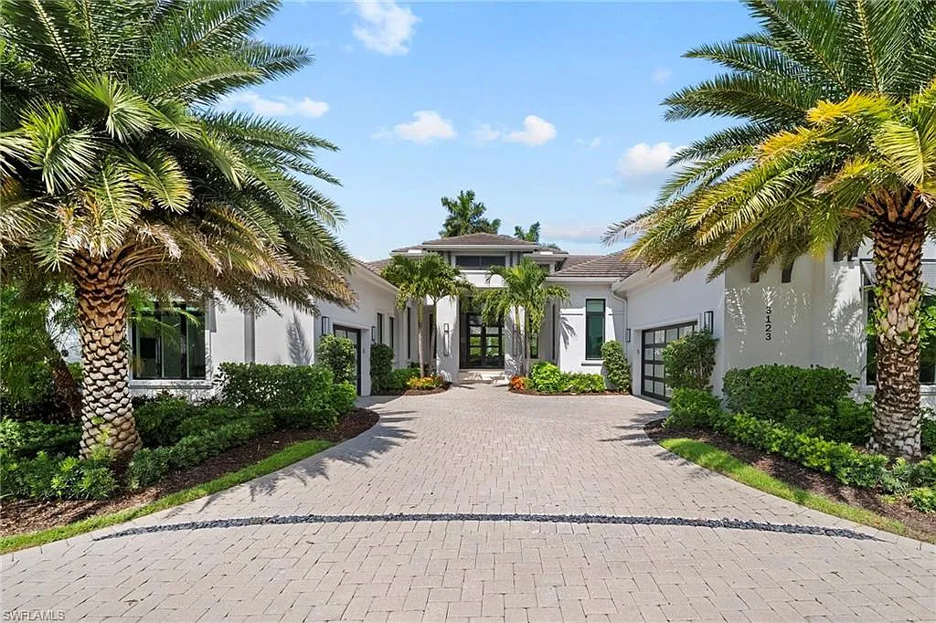 4 bed, 5.5 bath, 4200 sqft, $40,000 — Photo 2