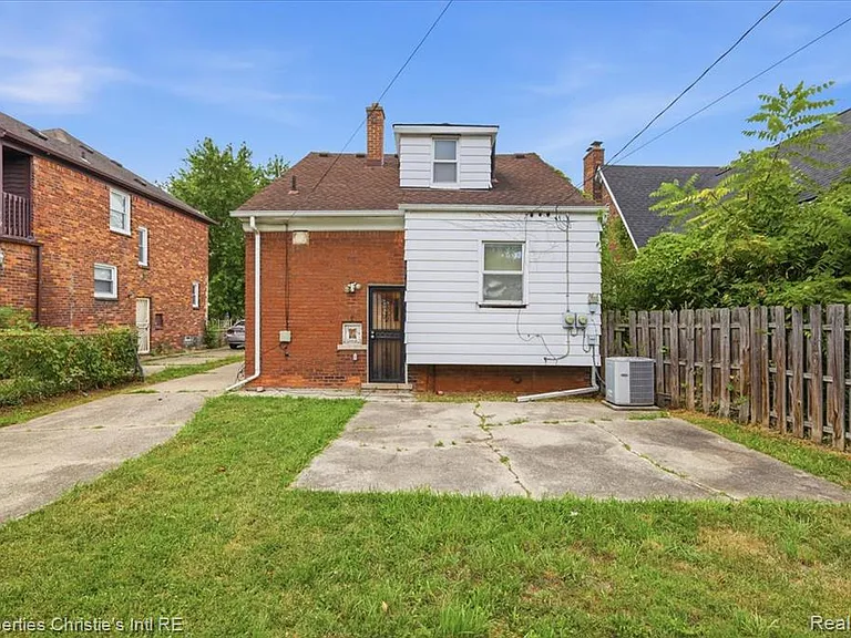 10024 Mark Twain St — Photo 25