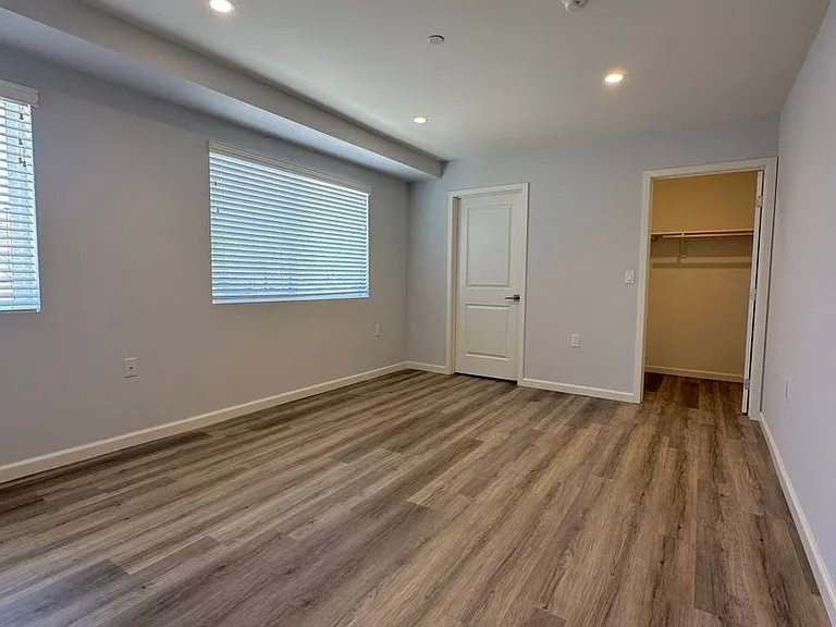 366 Burchett St — Photo 13