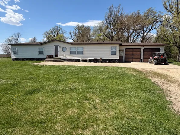 1734 40th St, Ceylon, MN 56121