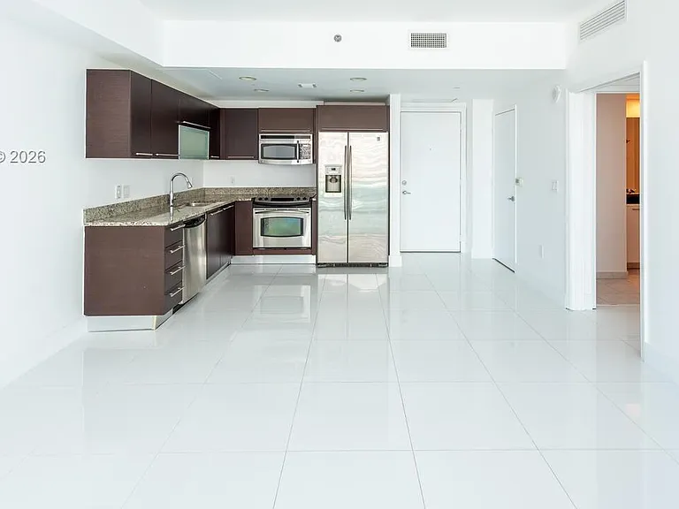950 Brickell Bay Dr #2208 — Photo 7