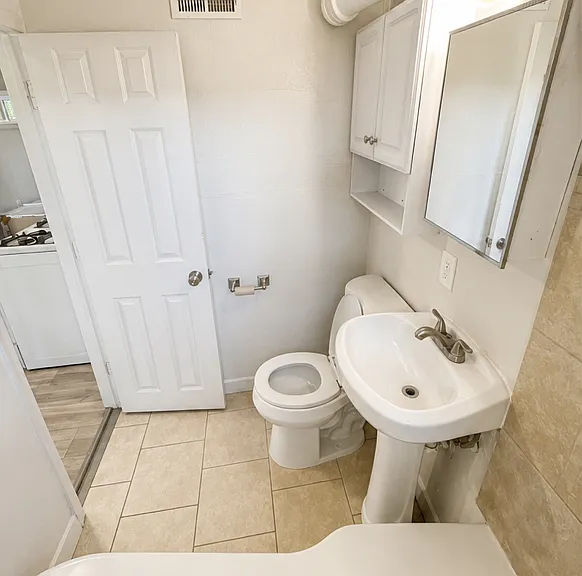 2915 Madison Ave #2 — Photo 8