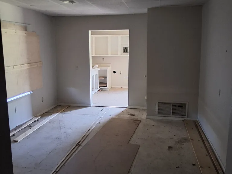 132 S Kaw Ave — Photo 6