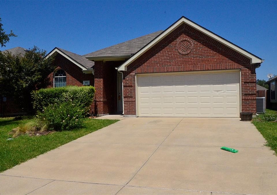 1st image of 951 Bowie Dr