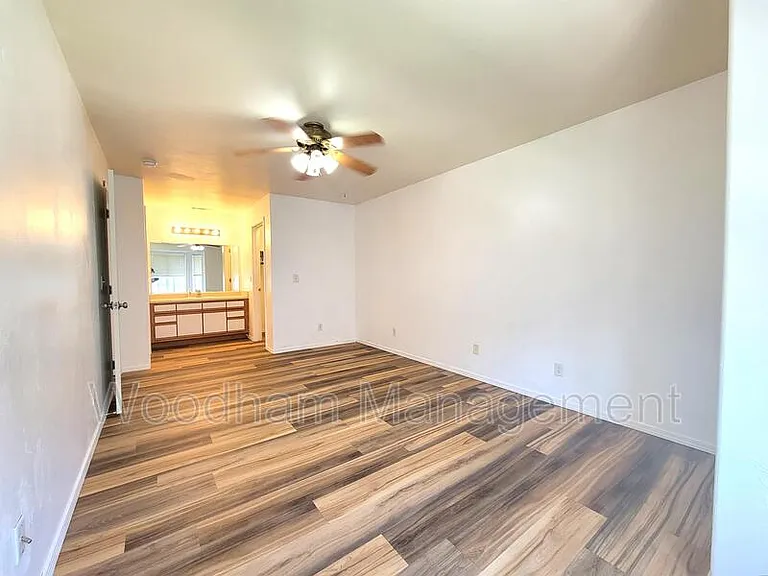 3026 W Villard St #F — Photo 7
