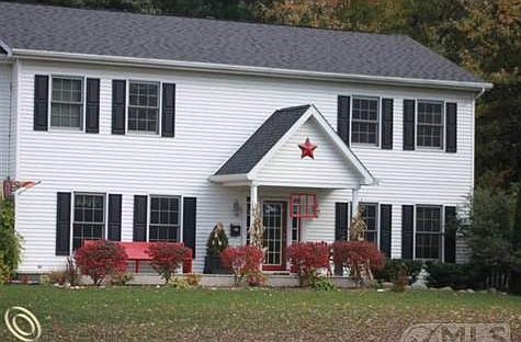 WOLCOTT FRONT PORCH DISTANCE.jpg