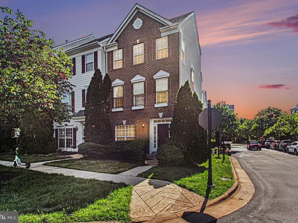 100 Meadows Ln, Alexandria, VA 22304