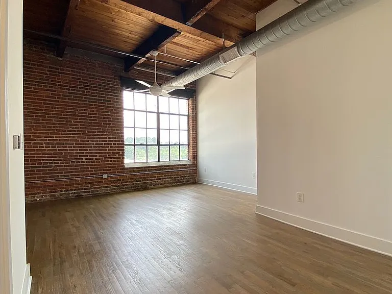 Lofts At Abrams Fixtures — Photo 45