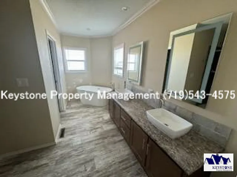 1051 E Platteville Blvd — Photo 18