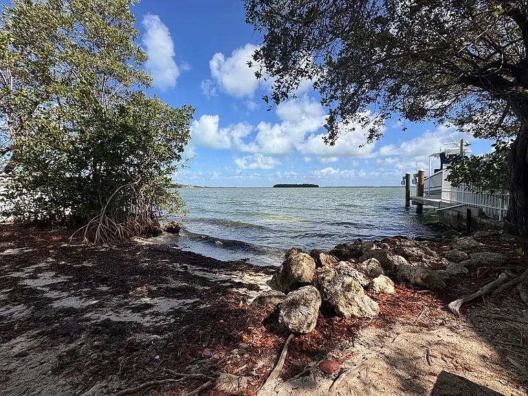 Pirates Dr — Photo 9