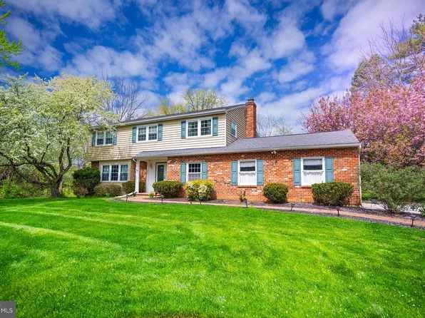1339 Hollyberry Ln, West Chester, PA 19380