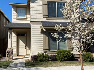 20768 NE Smoke Stack Ln, Bend, OR 97701