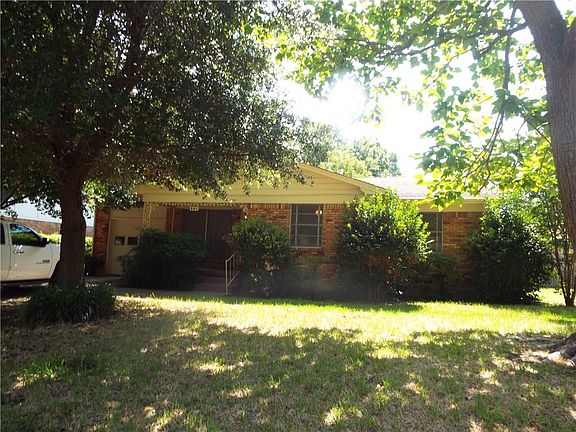 2nd image of 408 Bird Ln