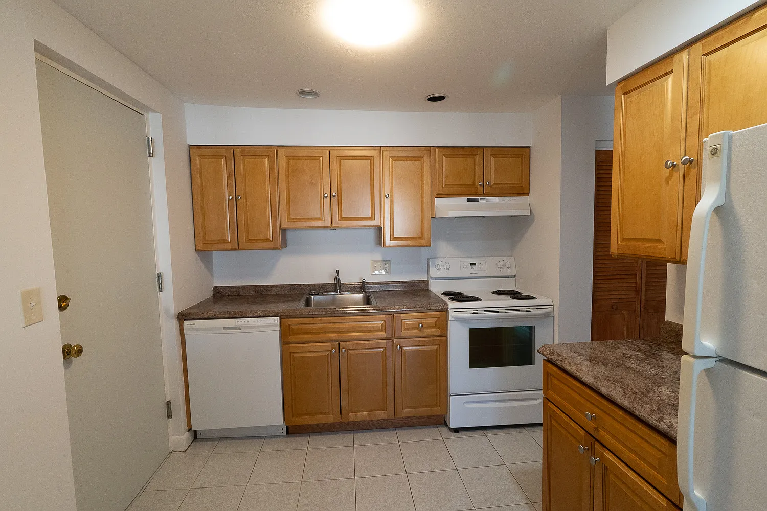 1 bed, 625 sqft, $2,100 — Photo 3