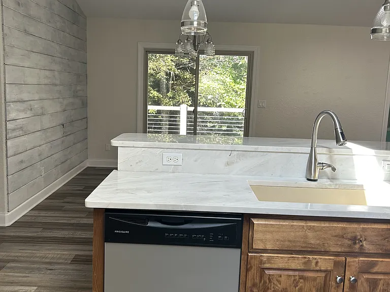 40 Brooks Ln — Photo 14