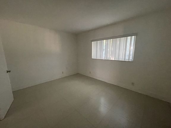 5th image of 42 SW 14th St #10968956