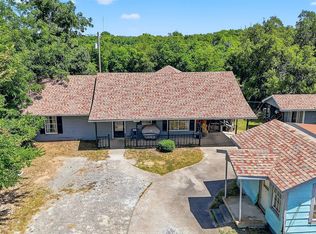 602 1/2 W Grand St, Whitewright, TX 75491