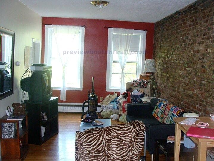 2nd image of 15 Garden St #L4