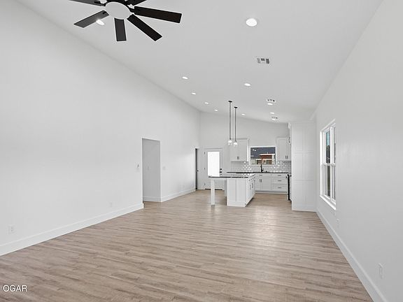 5th image of 2201 Modern Ave