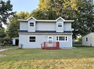 416 10th Ave, Three Rivers, MI 49093