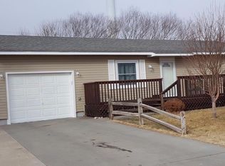 103 Prairie Ln, Holcomb, KS 67851