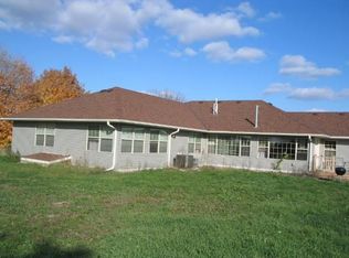 637 Nelson Rd, Maple Plain, MN 55359