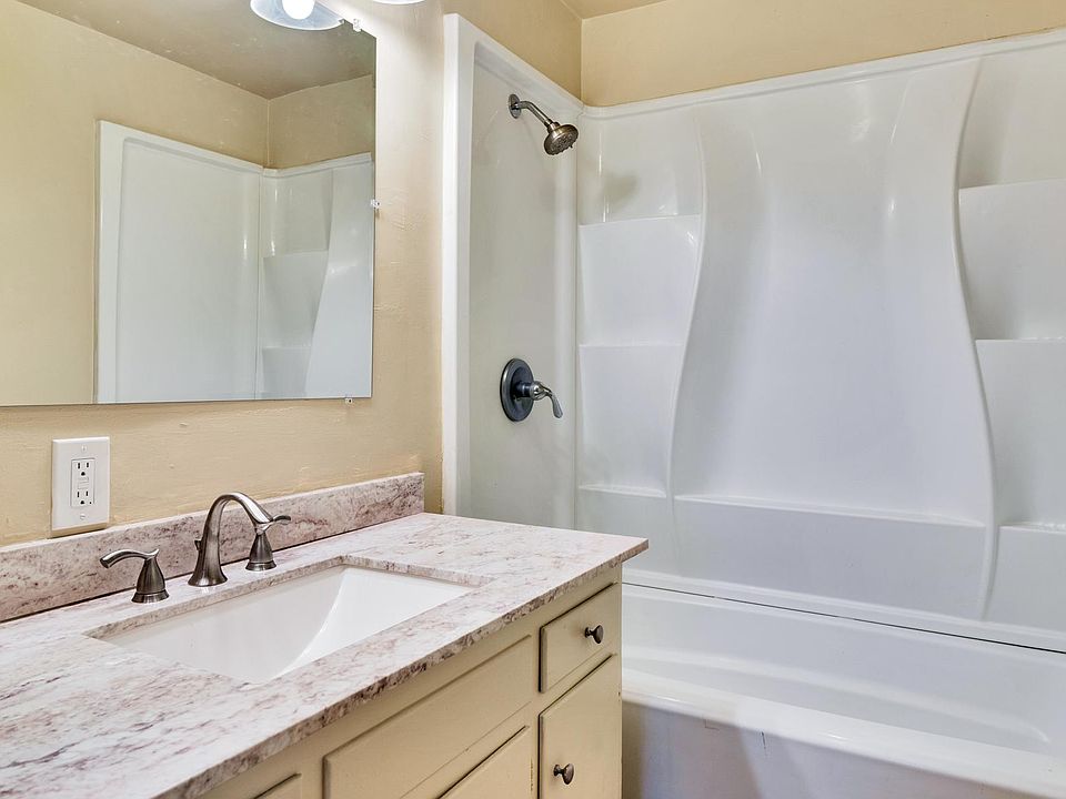 1st image of 7096 Conejo Dr APT D