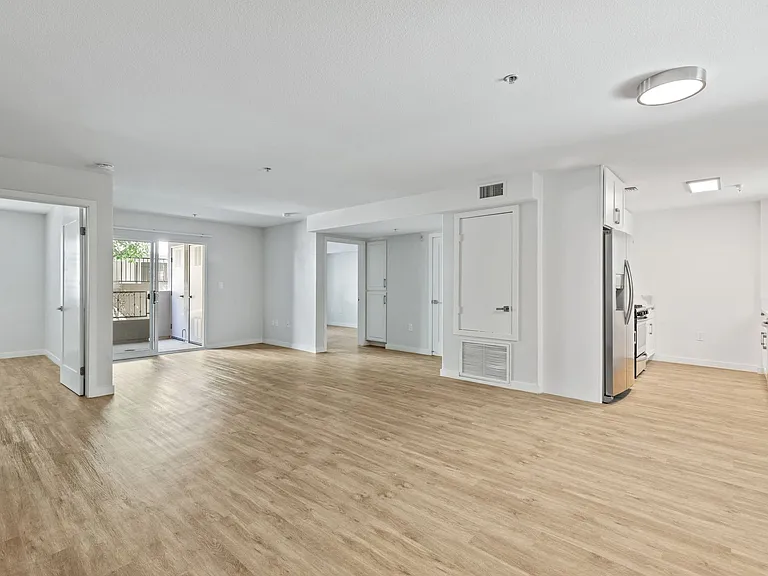 18425 Malden — Photo 46
