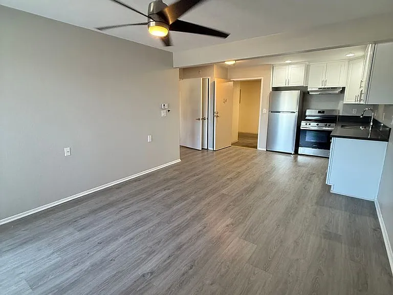 Hawaiian Terrace Apartments — Photo 4
