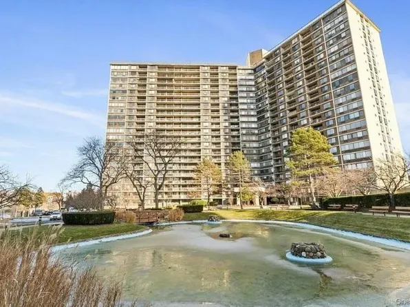 2 Bay Club Drive #15R, Bayside, NY 11360