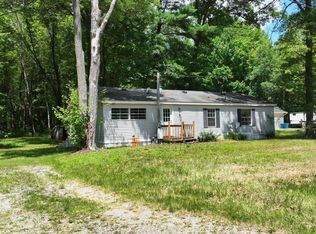 820 W Sand Beach Dr, Sanford, MI 48657